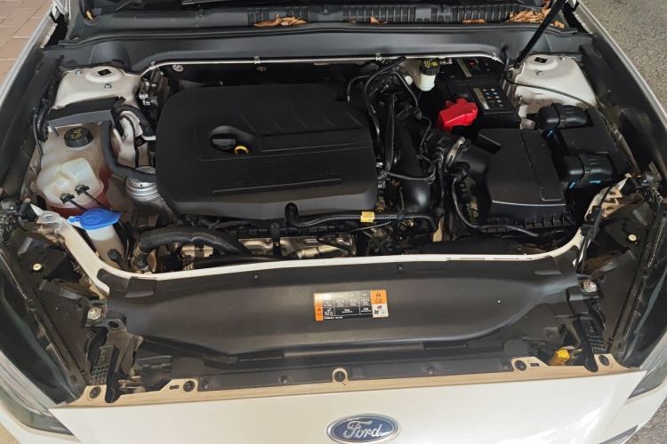 Used Ford Mondeo 2017 EcoBoost 180 Stylish Model Engine Bay