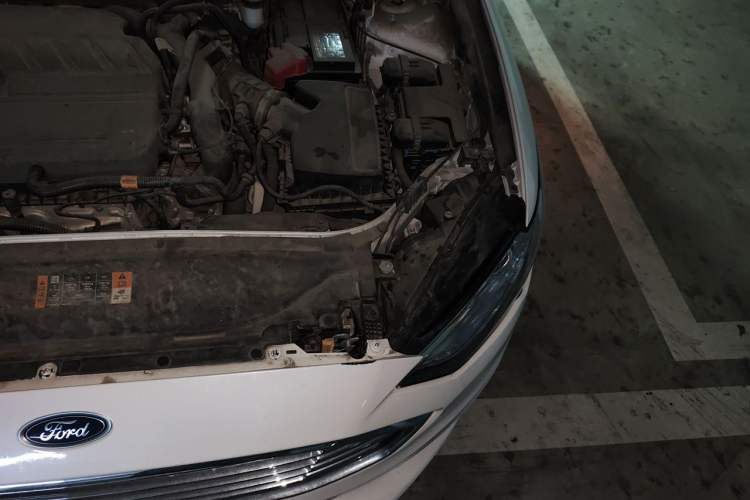 Used Ford Mondeo 2017 EcoBoost 180 Stylish Model Engine Bay Left