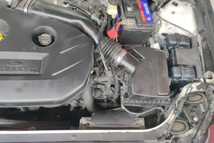 Used Ford Mondeo 2017 EcoBoost 200 Stylish Model Engine Bay Left