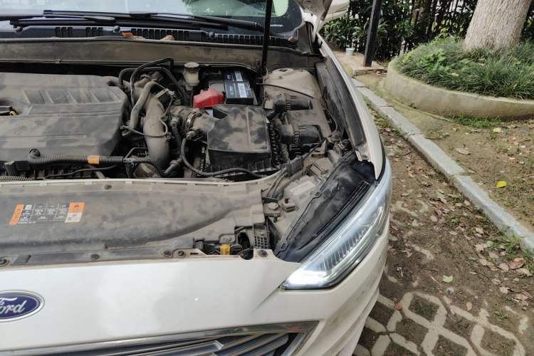 Used Ford Mondeo 2017 EcoBoost 180 Luxury Model Engine Bay Left