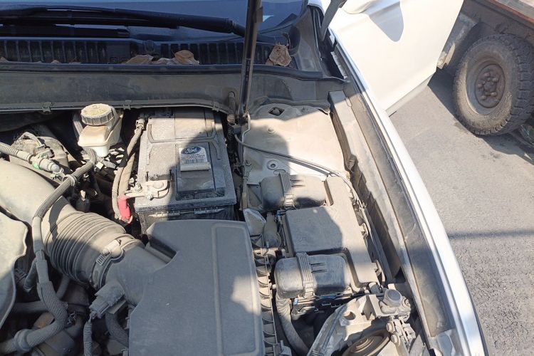 Used Ford Mondeo 2017 Restyled EcoBoost 200 Fashion Edition Engine Bay Left