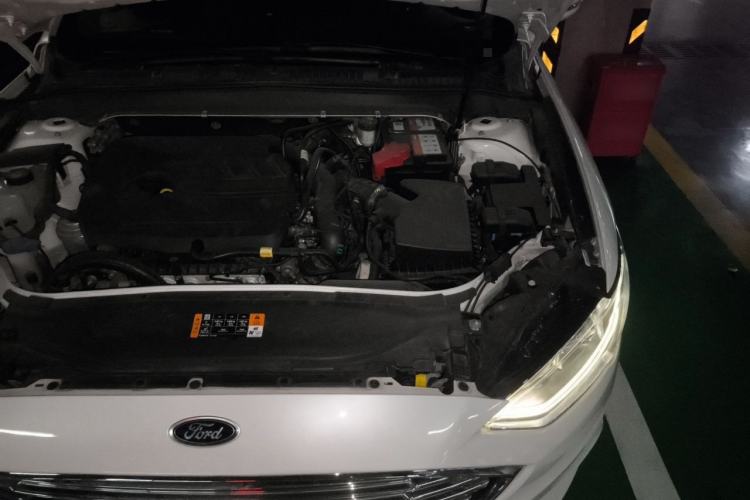 Used Ford Mondeo 2017 EcoBoost 180 Stylish Model Engine Bay Left