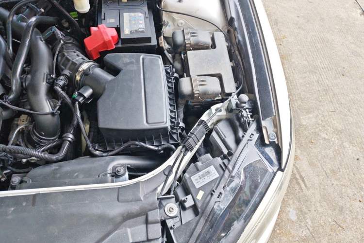 Used Ford Mondeo 2017 EcoBoost 180 Luxury Model Engine Bay Left