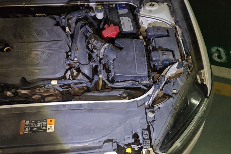 Used Ford Mondeo 2017 EcoBoost 180 Stylish Model Engine Bay Left