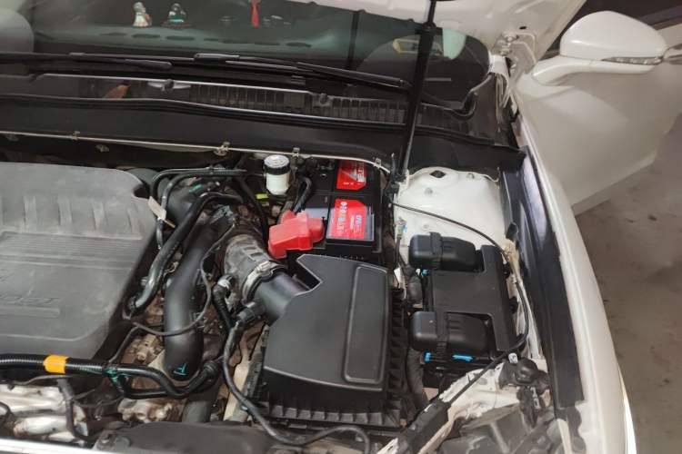Used Ford Mondeo 2017 EcoBoost 180 Stylish Model Engine Bay Left