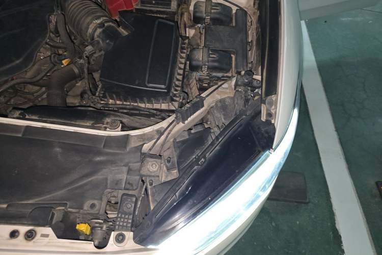 Used Ford Mondeo 2017 EcoBoost 200 Stylish Model Engine Bay Left