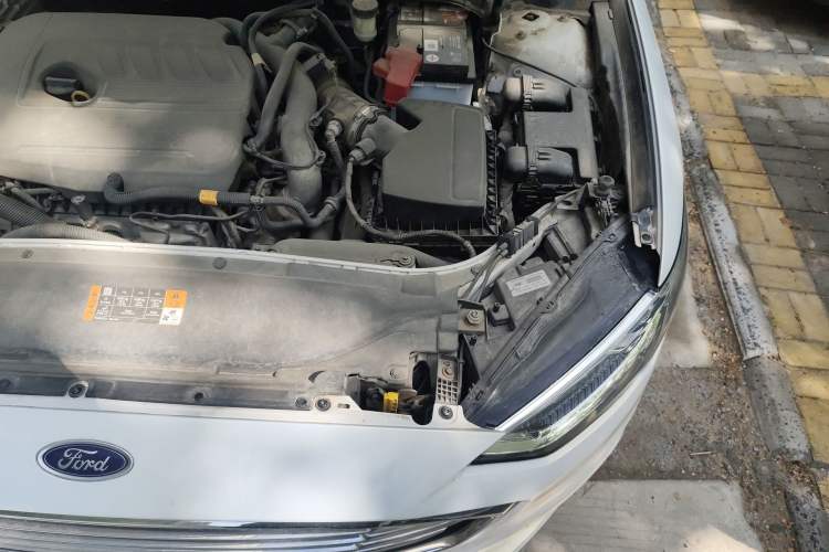 Used Ford Mondeo 2017 EcoBoost 180 Luxury Model Engine Bay Left