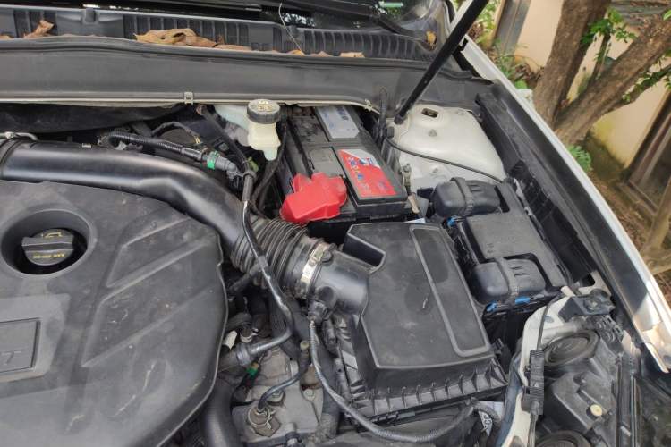 Used Ford Mondeo 2017 EcoBoost 200 Stylish Model Engine Bay Left