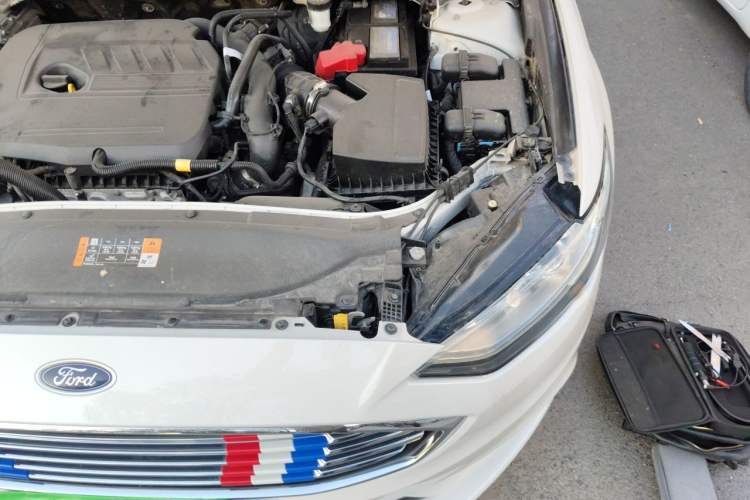 Used Ford Mondeo 2017 EcoBoost 180 Stylish Model Engine Bay Left