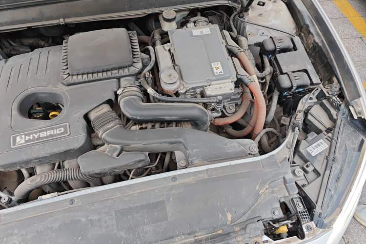 Used Ford Mondeo 2017 2.0L HEV Zhihao Model Engine Bay Left