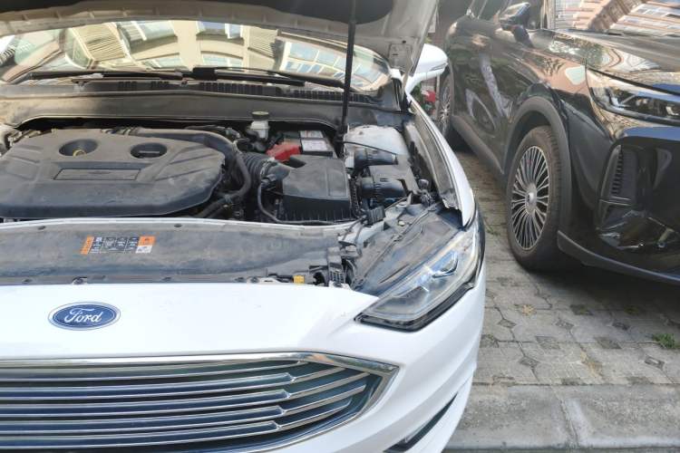 Used Ford Mondeo 2017 EcoBoost 200 Stylish Model Engine Bay Left