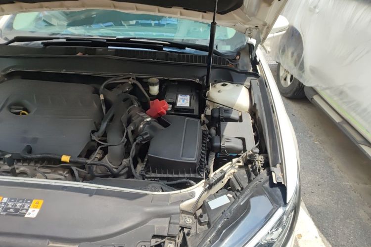 Used Ford Mondeo 2017 EcoBoost 180 Luxury Model Engine Bay Left