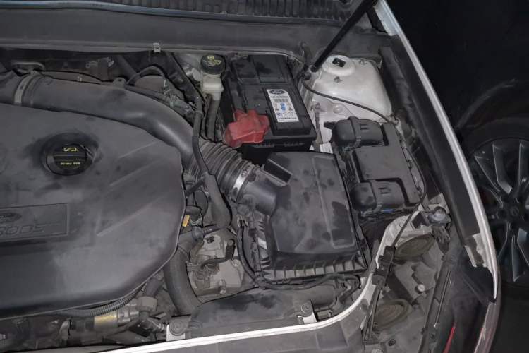 Used Ford Mondeo 2017 EcoBoost 200 Stylish Model Engine Bay Left
