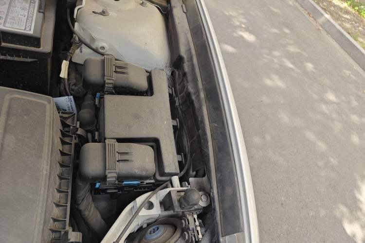 Used Ford Mondeo 2017 EcoBoost 180 Stylish Model Engine Bay Left