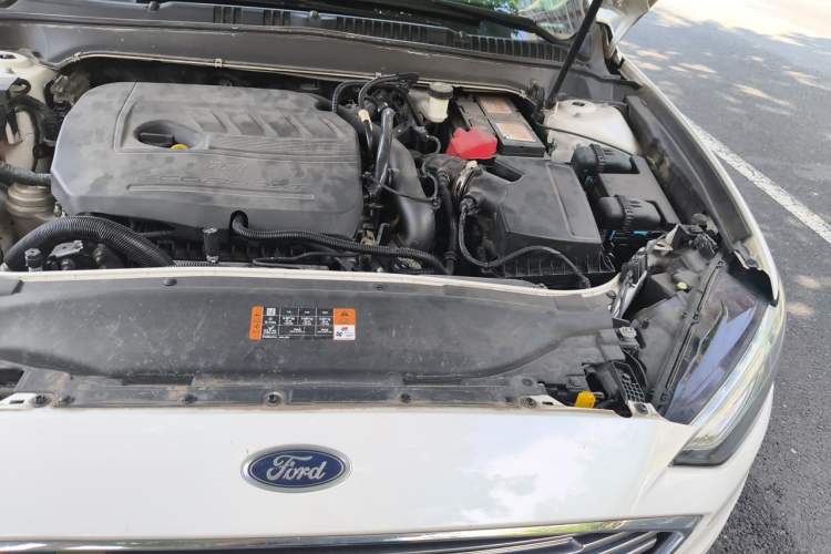 Used Ford Mondeo 2017 EcoBoost 180 Stylish Model Engine Bay Left