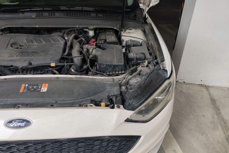 Used Ford Mondeo 2017 EcoBoost 180 Stylish Model Engine Bay Left