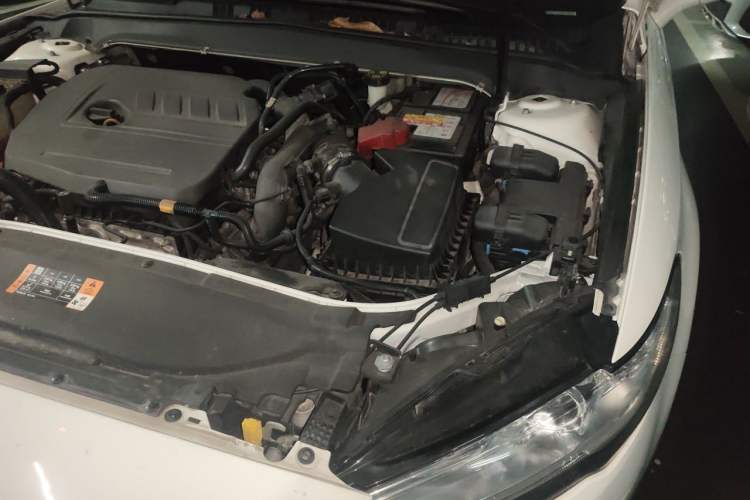 Used Ford Mondeo 2017 EcoBoost 180 Stylish Model Engine Bay Left