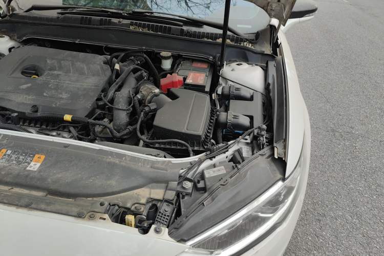 Used Ford Mondeo 2017 EcoBoost 180 Stylish Model Engine Bay Left