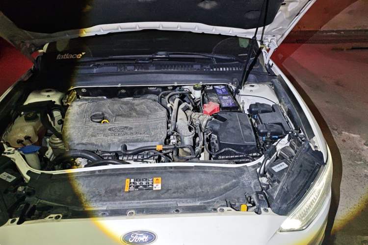 Used Ford Mondeo 2017 EcoBoost 180 Luxury Model Engine Bay Left