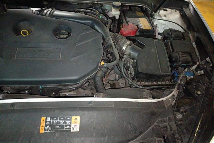 Used Ford Mondeo 2017 EcoBoost 200 Stylish Model Engine Bay Left