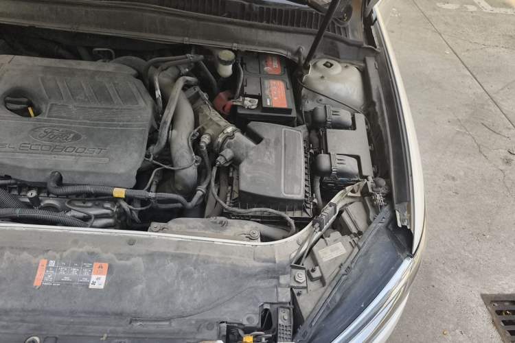 Used Ford Mondeo 2017 EcoBoost 180 Luxury Model Engine Bay Left