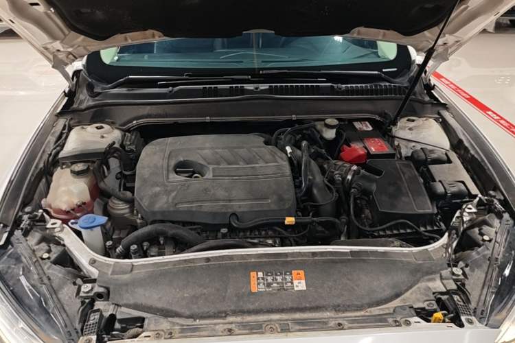 Used Ford Mondeo 2017 EcoBoost 180 Stylish Model Engine Bay