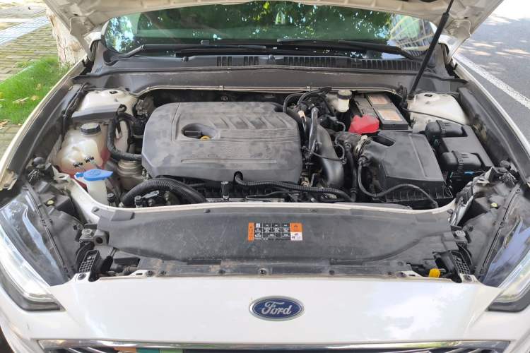 Used Ford Mondeo 2017 EcoBoost 180 Stylish Model Engine Bay
