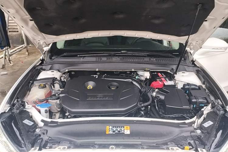 Used Ford Mondeo 2017 EcoBoost 200 Luxury Model Engine Bay