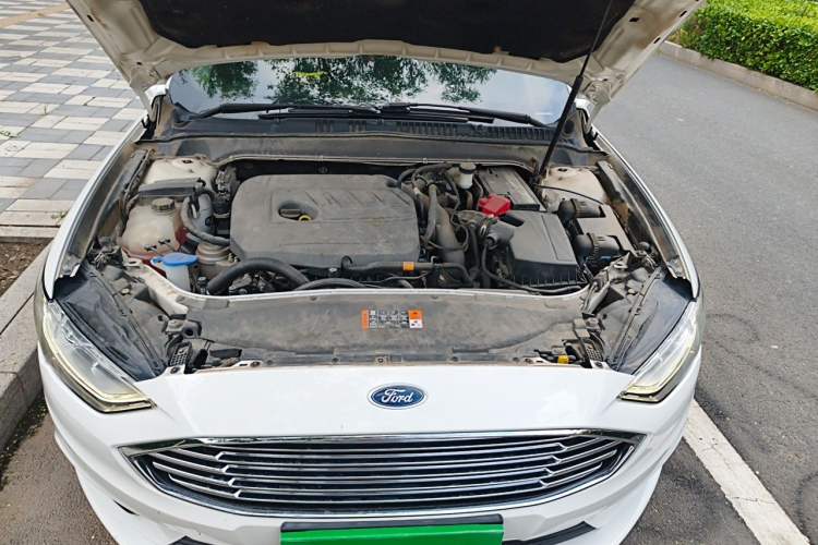 Used Ford Mondeo 2017 EcoBoost 180 Stylish Model Engine Bay