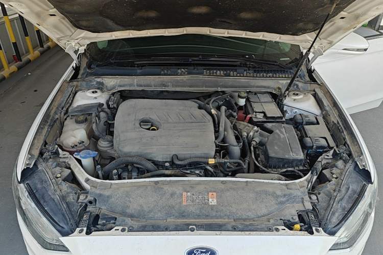 Used Ford Mondeo 2017 EcoBoost 180 Stylish Model Engine Bay