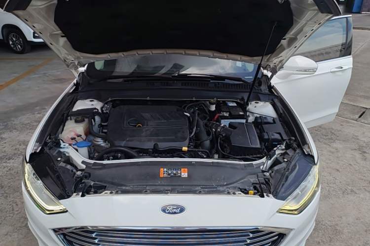 Used Ford Mondeo 2017 EcoBoost 180 Stylish Model Engine Bay