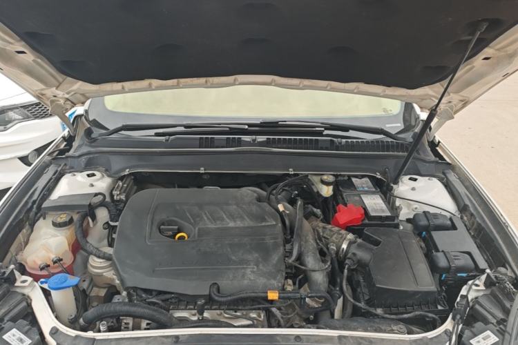 Used Ford Mondeo 2017 EcoBoost 180 Luxury Model Engine Bay