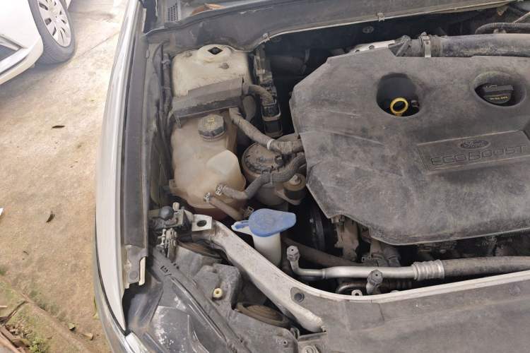Used Ford Mondeo 2017 EcoBoost 200 Stylish Model Engine Bay Right