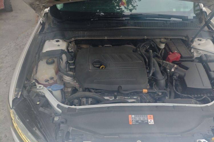 Used Ford Mondeo 2017 EcoBoost 180 Stylish Model Engine Bay Right