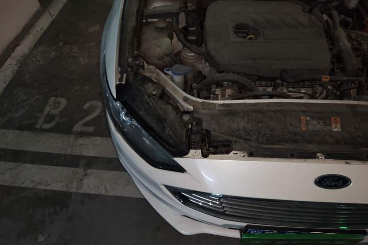 Used Ford Mondeo 2017 EcoBoost 180 Stylish Model Engine Bay Right