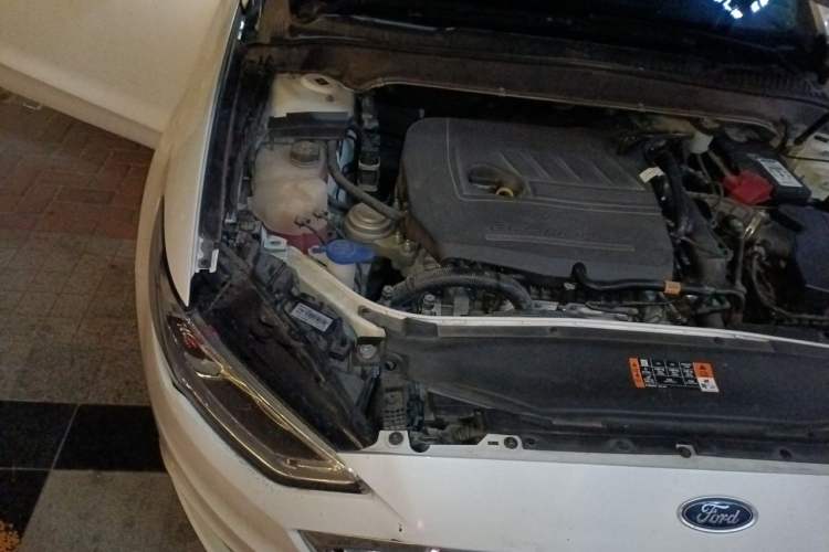 Used Ford Mondeo 2017 Restyled EcoBoost 180 Luxury Version Engine Bay Right