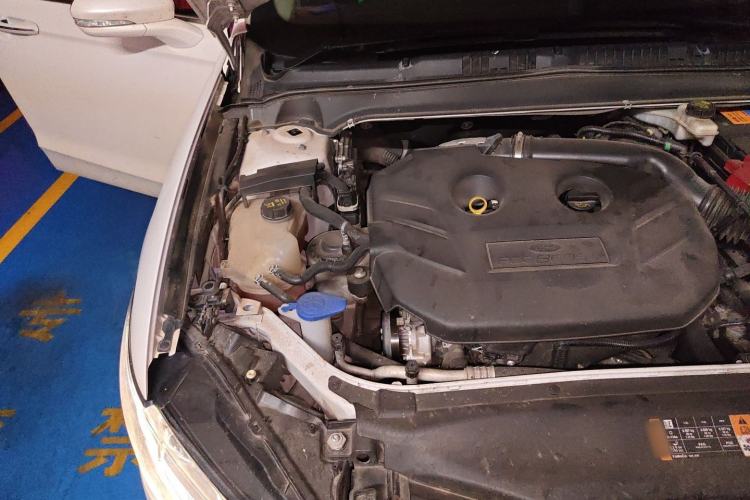 Used Ford Mondeo 2017 EcoBoost 200 Stylish Model Engine Bay Right
