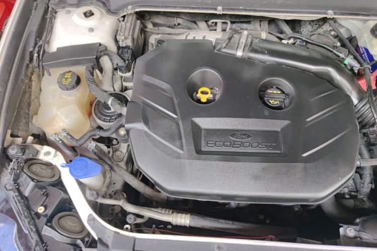 Used Ford Mondeo 2017 EcoBoost 200 Stylish Model Engine Bay Right