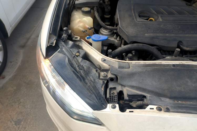 Used Ford Mondeo 2017 EcoBoost 180 Stylish Model Engine Bay Right