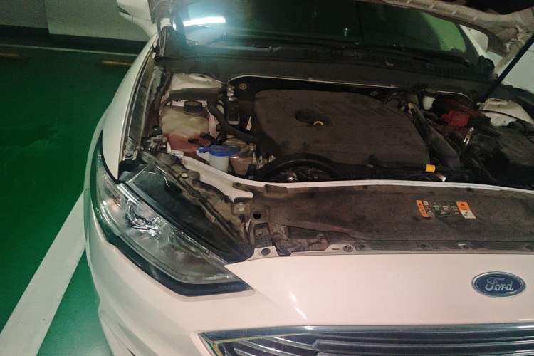 Used Ford Mondeo 2017 EcoBoost 180 Stylish Model Engine Bay Right