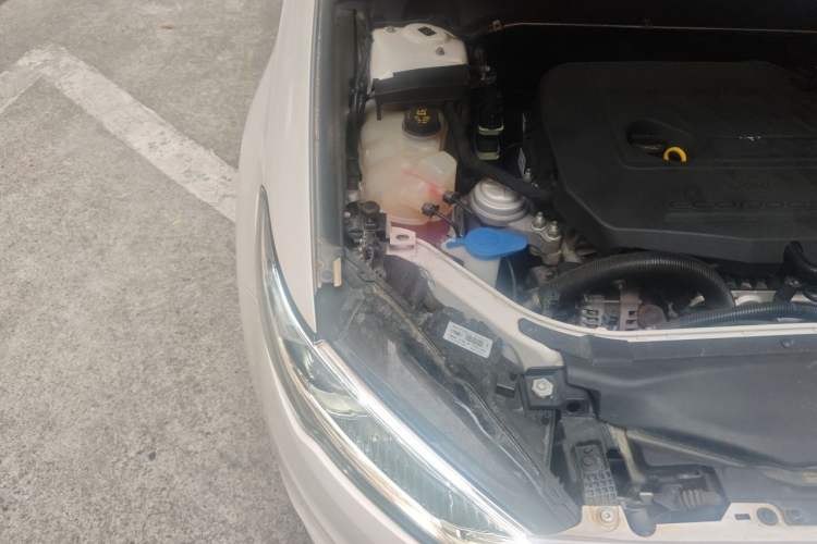 Used Ford Mondeo 2017 EcoBoost 180 Luxury Model Engine Bay Right