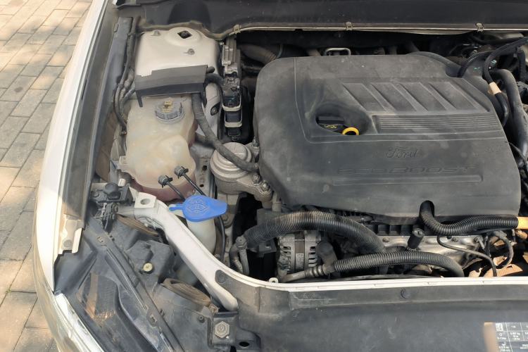 Used Ford Mondeo 2017 EcoBoost 180 Stylish Model Engine Bay Right