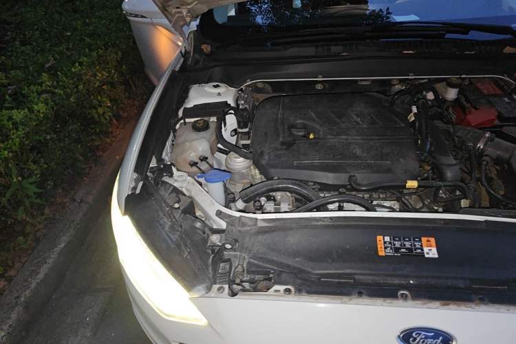 Used Ford Mondeo 2017 EcoBoost 180 Stylish Model Engine Bay Right