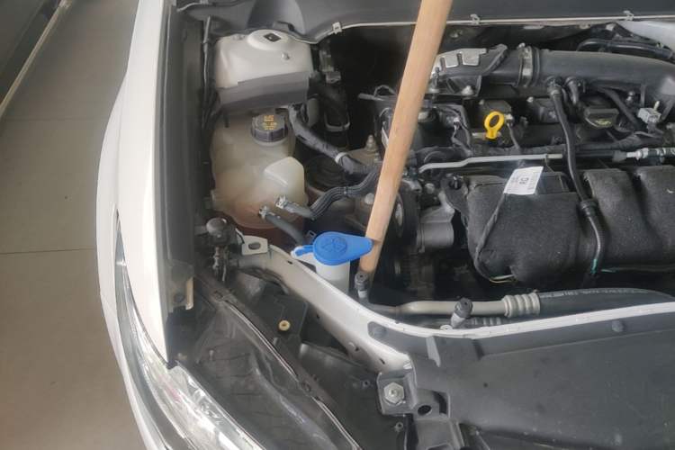 Used Ford Mondeo 2017 EcoBoost 200 Stylish Model Engine Bay Right