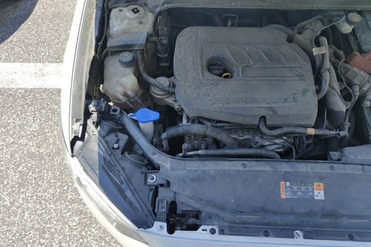 Used Ford Mondeo 2017 EcoBoost 180 Stylish Model Engine Bay Right