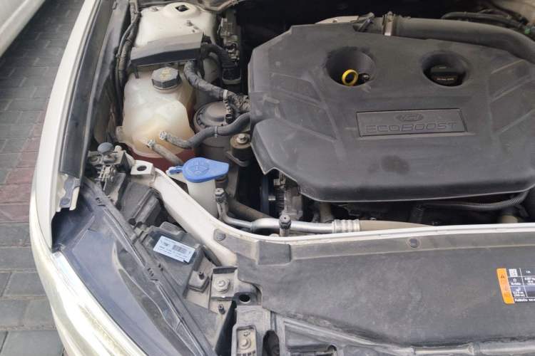 Used Ford Mondeo 2017 EcoBoost 245 Luxury Sport Model Engine Bay Right