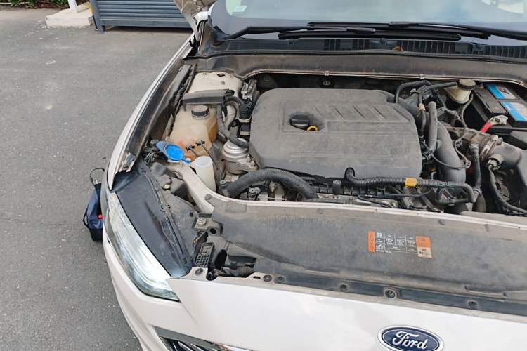 Used Ford Mondeo 2017 EcoBoost 180 Stylish Model Engine Bay Right