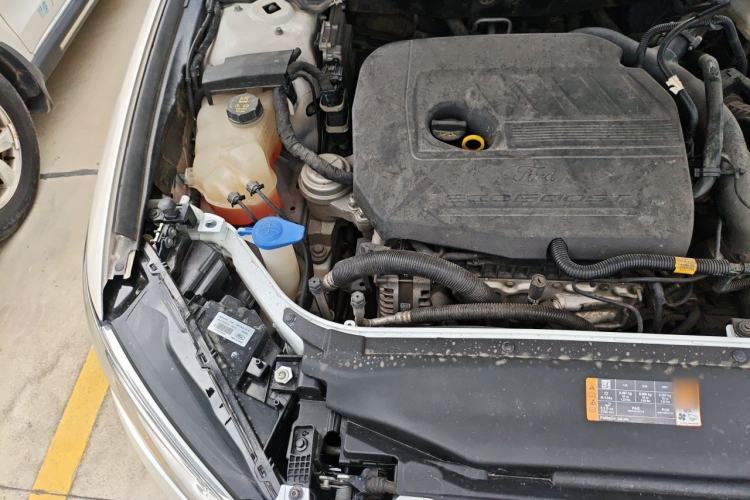 Used Ford Mondeo 2017 EcoBoost 180 Luxury Model Engine Bay Right