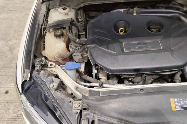 Used Ford Mondeo 2017 EcoBoost 200 Stylish Model Engine Bay Right