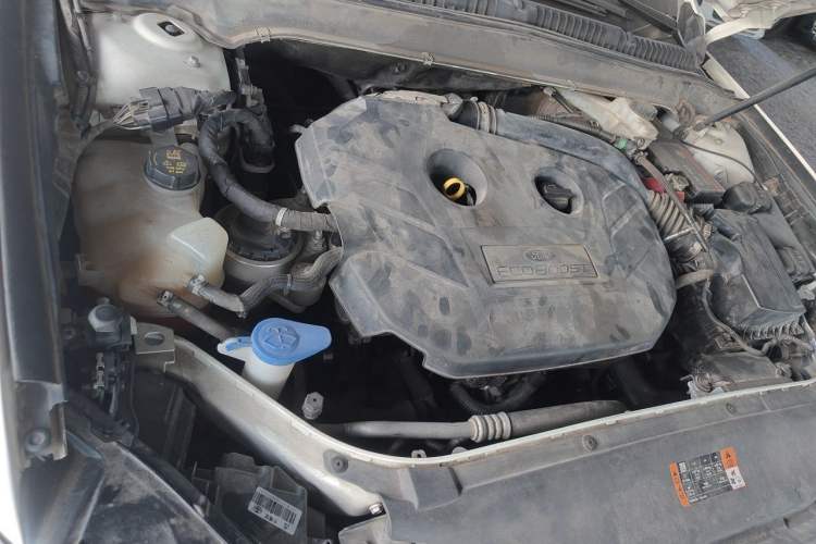 Used Ford Mondeo 2017 EcoBoost 200 Stylish Model Engine Bay Right